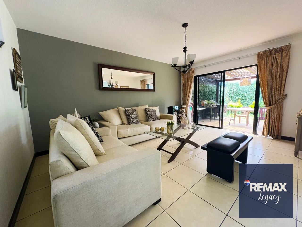 Casa en Venta | Portal de San Isidro I | Zona 16 — Casa en Venta en San Isidro, Zona 16, Guatemala, Ciudad — foto 1 de 15