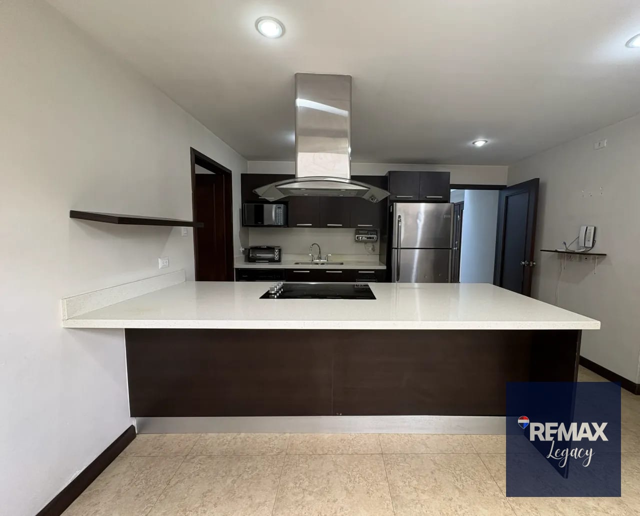 CASA RENTA | CONDOMINIO JARDINES DEL PRADO — Casa en Alquiler en El Prado, Zona 10, Guatemala, Ciudad — foto 1 de 12