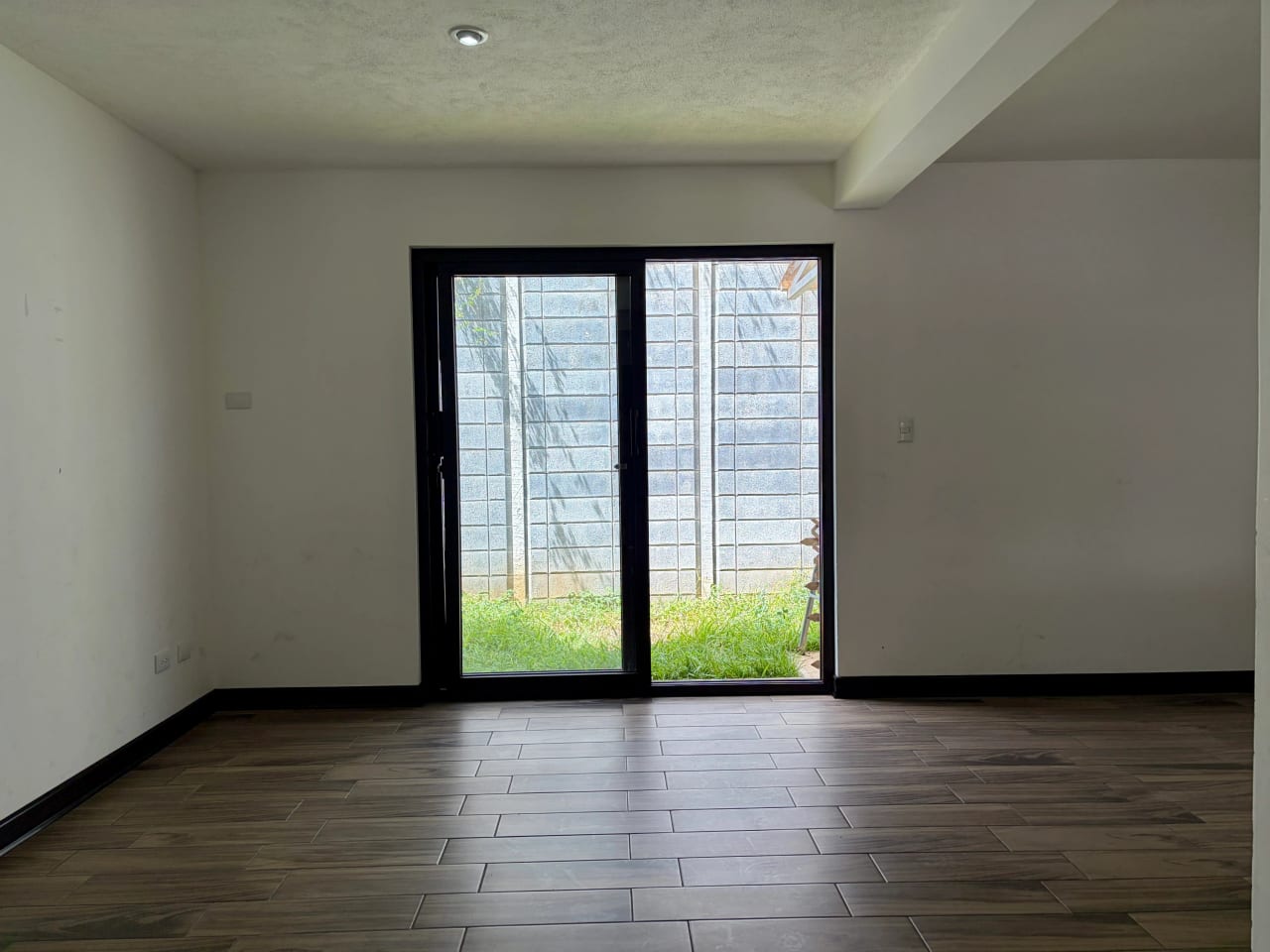 Casa Renta | Condado Rosaire | Fraijanes — Casa en Alquiler en Fraijanes, Carretera a El Salvador, Guatemala, Ciudad — foto 5 de 16