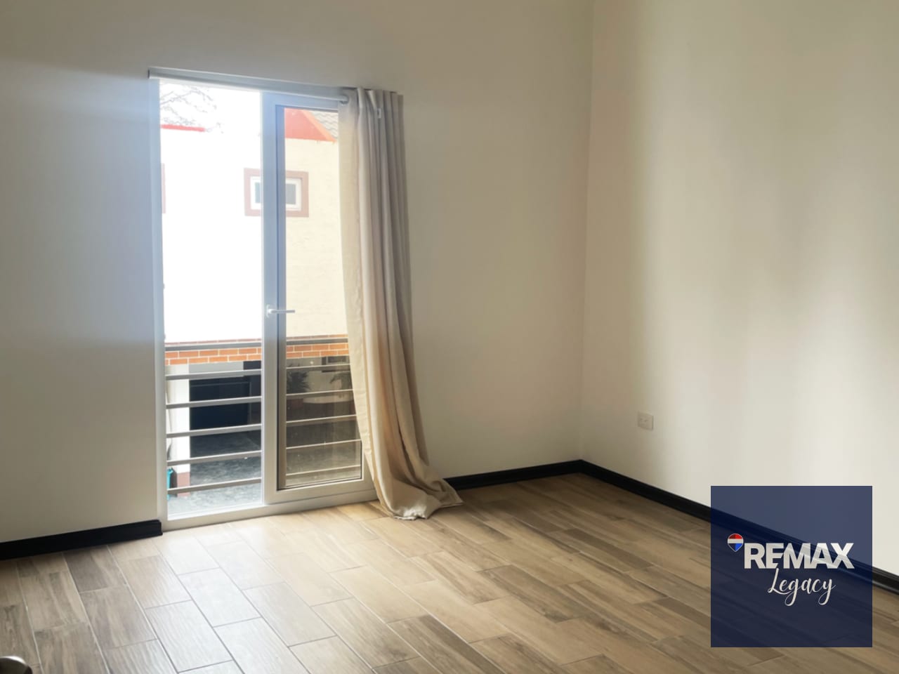 Casa Venta | Condominio Fiore Los Olivares | San José Pinula — Casa en Venta en San José Pinula, Guatemala, Ciudad — foto 1 de 5