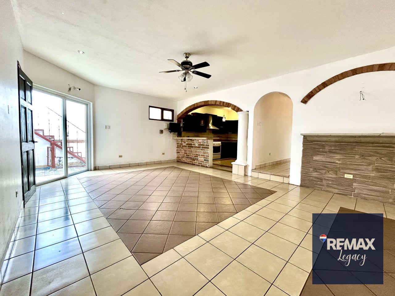 Casa Venta | Jardines de San Isidro | zona 16 — Casa en Venta en Zona 16, Guatemala, Ciudad — foto 1 de 17