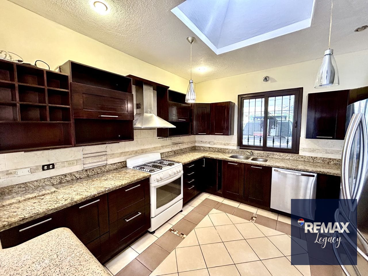Casa Venta | Jardines de San Isidro | zona 16 — Casa en Venta en Zona 16, Guatemala, Ciudad — foto 5 de 17