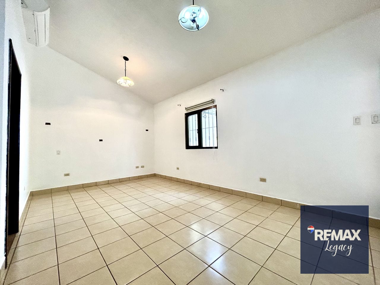 Casa Venta | Jardines de San Isidro | zona 16 — Casa en Venta en Zona 16, Guatemala, Ciudad — foto 7 de 17