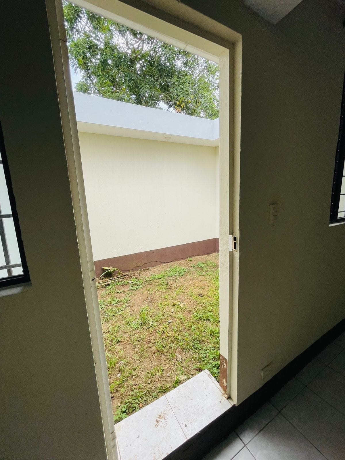 Espaciosa y acogedora Casa en renta en Carretera a El Salvador por colegio MAO — Casa en Alquiler en San Agustin Vista al Lago, Carretera a El Salvador, Guatemala, Ciudad — foto 10 de 14