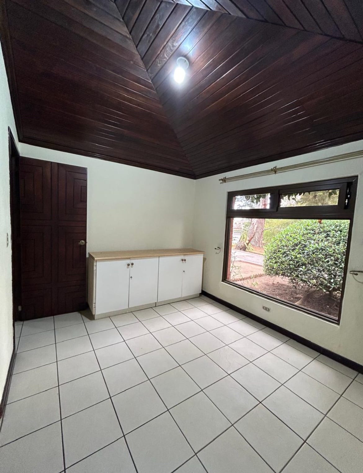 Casa de un nivel, dentro de un terreno de solo 5 casas km 21.5 carretera a El Salvador — Casa en Alquiler en Carretera a El Salvador, Guatemala, Ciudad — foto 3 de 14