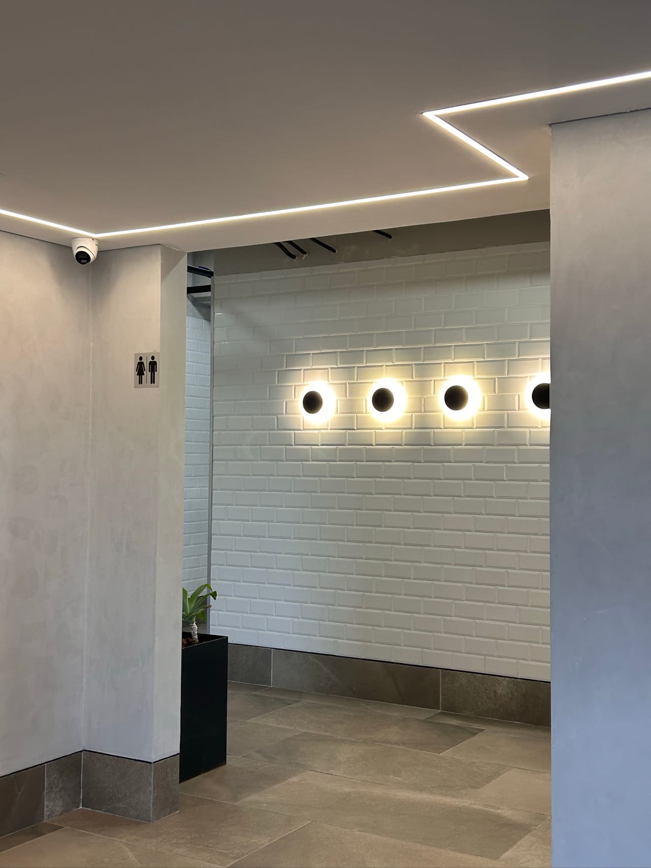 OFICINA en Vila flor cruce a San José Pinula, restaurantes, comercios, clínicas, todo en un mismo lugar — Oficina en Alquiler en km 16-20, Carretera a El Salvador, Guatemala, Ciudad — foto 3 de 10