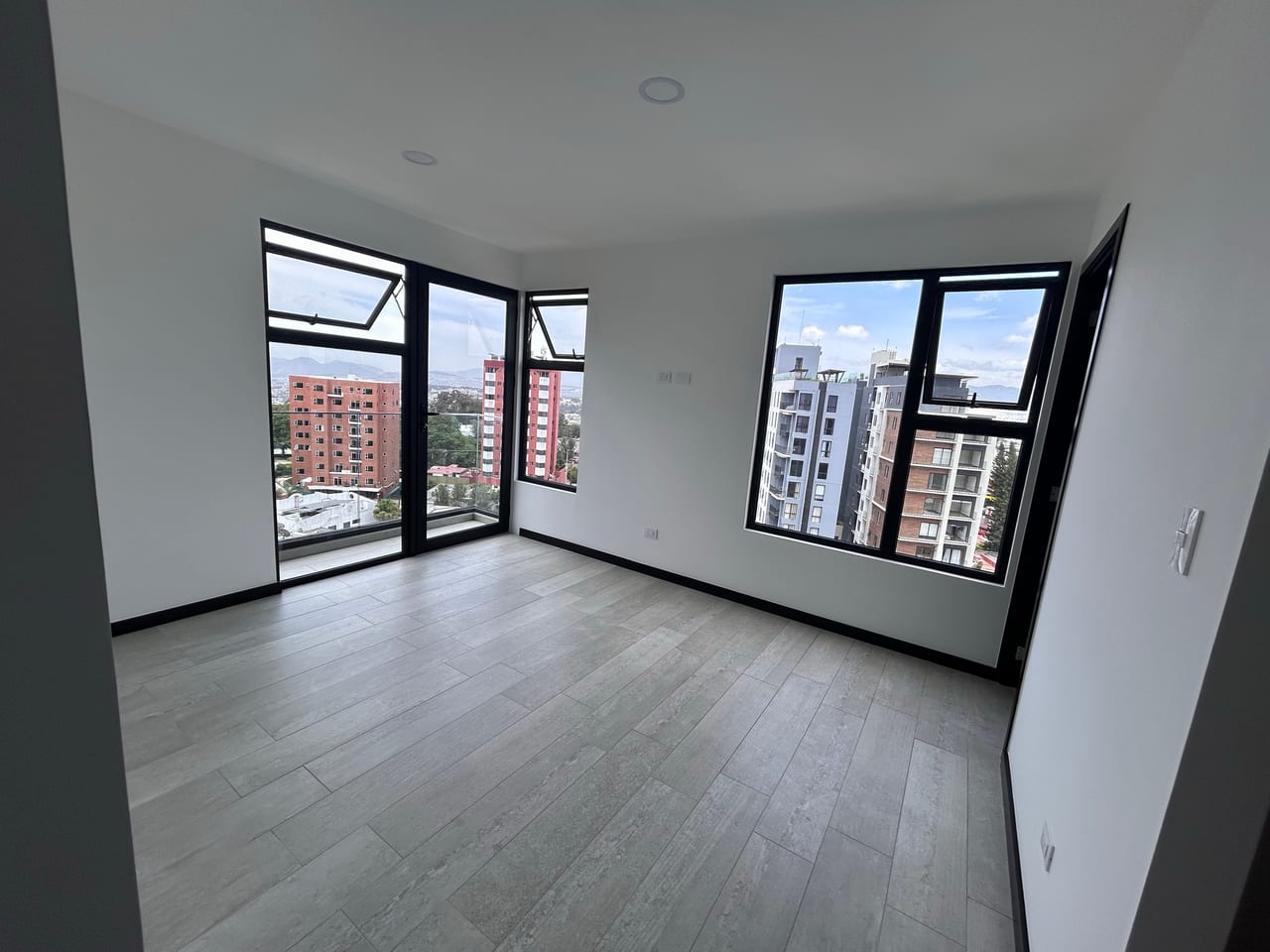 Apartamento en renta edificio VERDÚ Z13 — Apartamento en Alquiler en Zona 13, Guatemala, Ciudad — foto 12 de 16