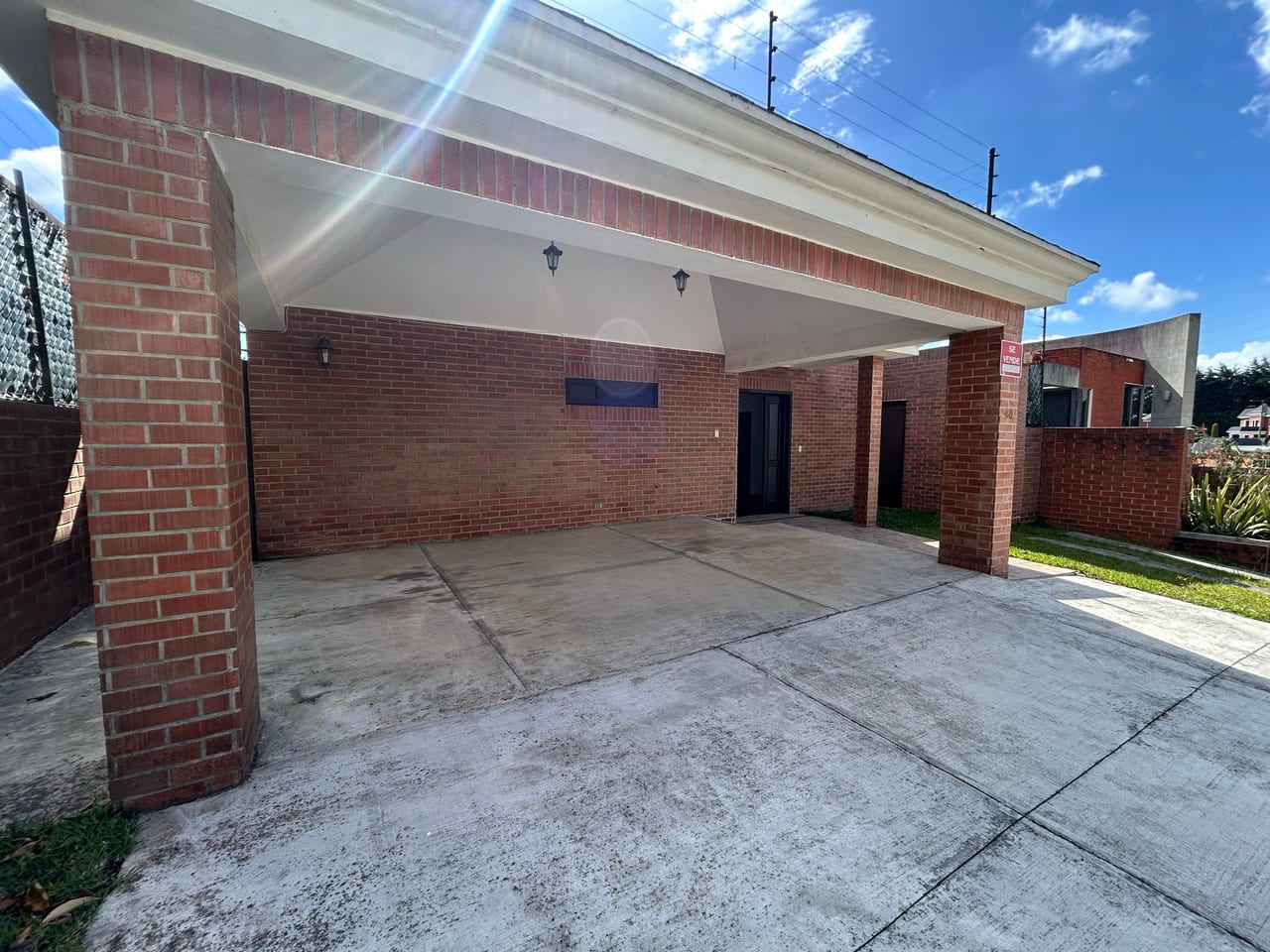 Buenafuente km 16.5 Carretera a El Salvador casa de un nivel en venta — Casa en Venta en Buena Fuente, Carretera a El Salvador, Guatemala, Ciudad — foto 1 de 17