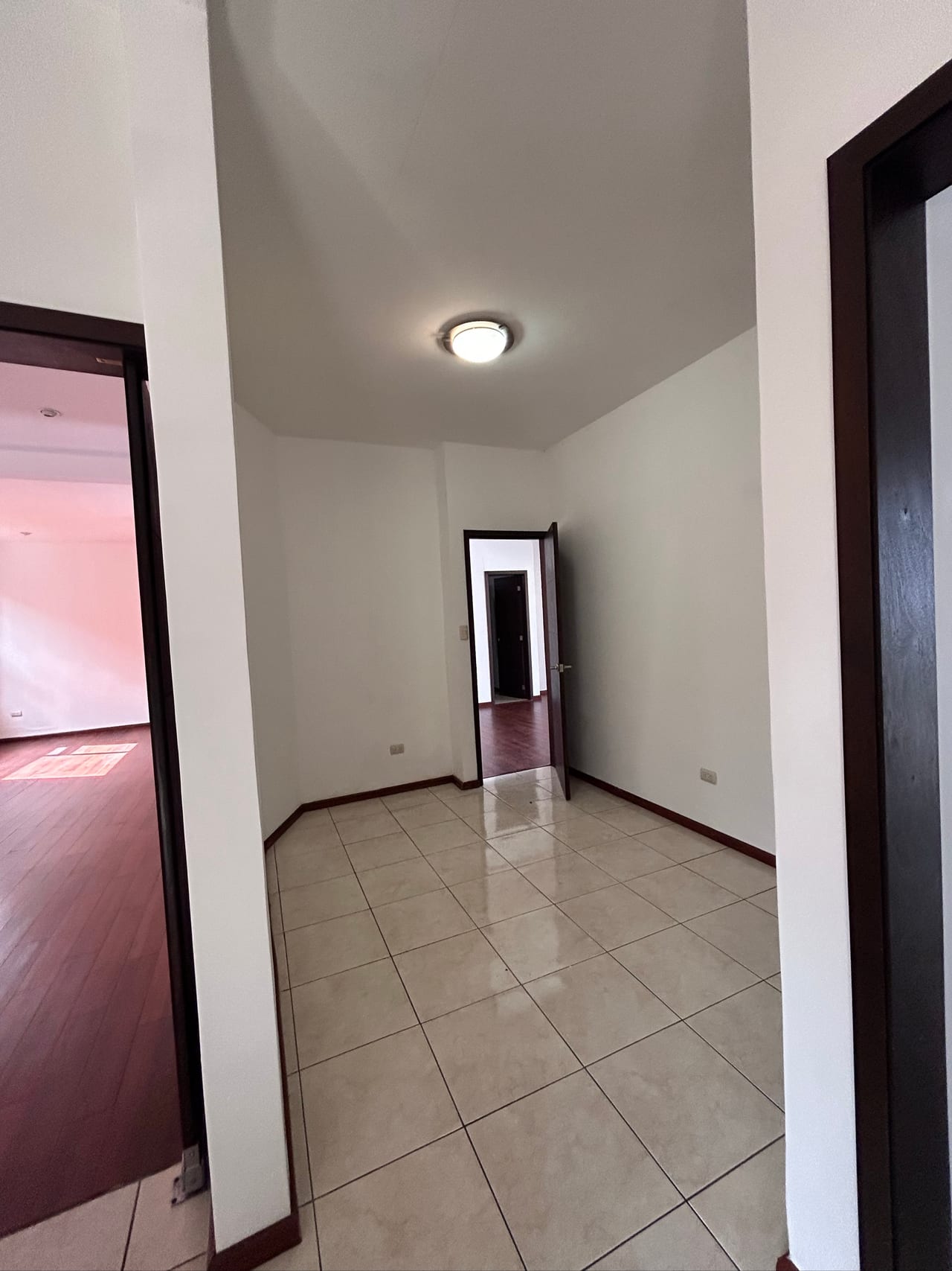 Buenafuente km 16.5 Carretera a El Salvador casa de un nivel en venta — Casa en Venta en Buena Fuente, Carretera a El Salvador, Guatemala, Ciudad — foto 13 de 17