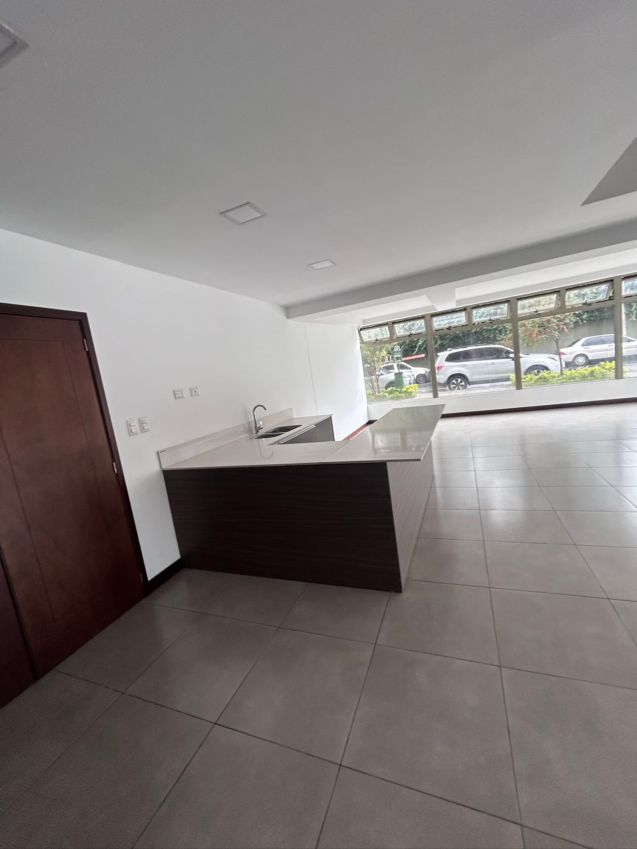 Super ubicado, apartamento en renta en edificio CASALINI — Apartamento en Alquiler en Zona 10, Guatemala, Ciudad — foto 14 de 17