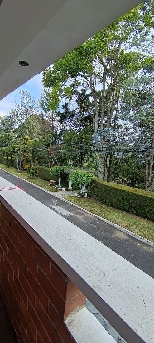 El Encinal a solo 5 minutos del club la montaña, linda casa en venta — Casa en Venta en Zona 6 Mixco, Guatemala, Ciudad — foto 9 de 17