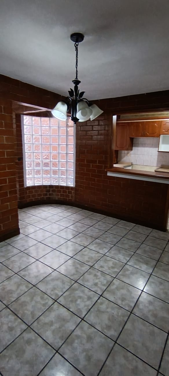 El Encinal a solo 5 minutos del club la montaña, linda casa en venta — Casa en Venta en Zona 6 Mixco, Guatemala, Ciudad — foto 14 de 17