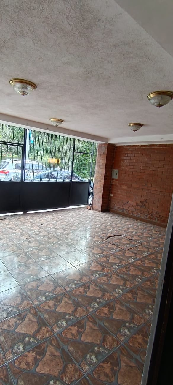 El Encinal a solo 5 minutos del club la montaña, linda casa en venta — Casa en Venta en Zona 6 Mixco, Guatemala, Ciudad — foto 15 de 17