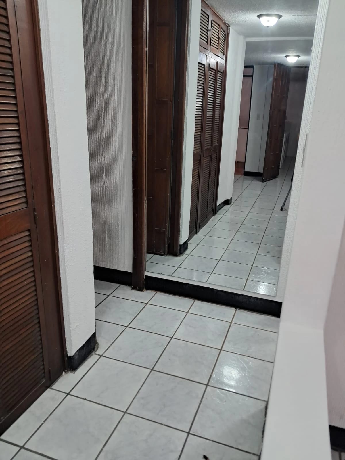 Vive en el centro de la ciudad! Amplio apto en renta en zona 1 — Casa en Alquiler en Zona 1, Guatemala, Ciudad — foto 9 de 15