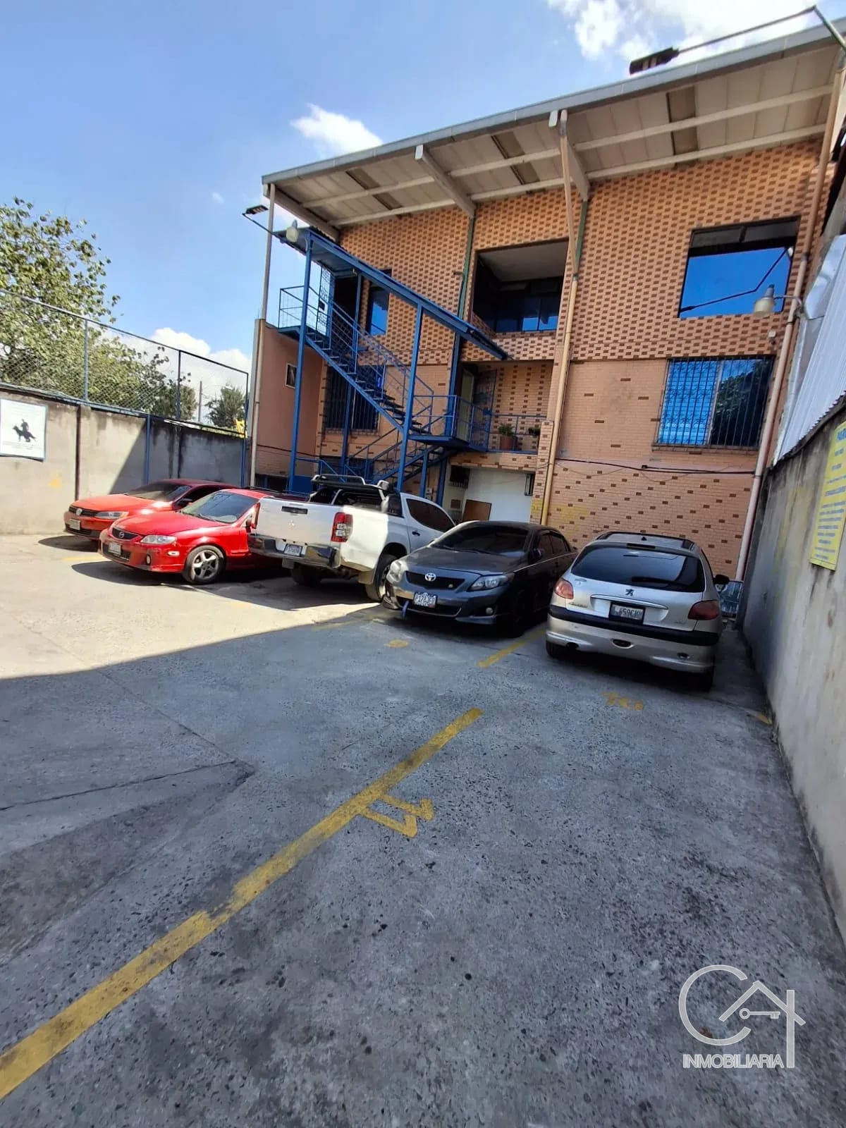 Edificio en venta sobre Calzada San Juan zona 7 — Edificio en Venta en Zona 7, Guatemala, Ciudad — foto 3 de 4