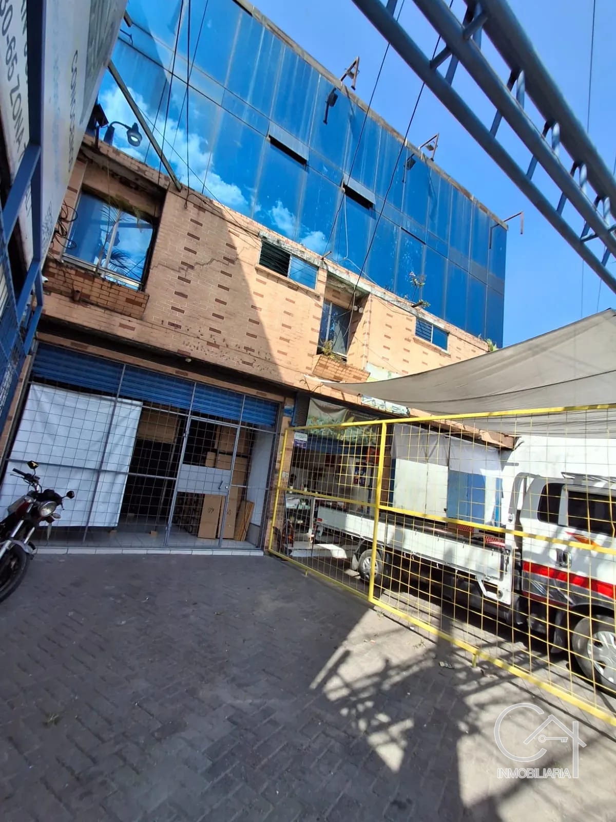 Edificio en venta sobre Calzada San Juan zona 7 — Edificio en Venta en Zona 7, Guatemala, Ciudad — foto 1 de 4