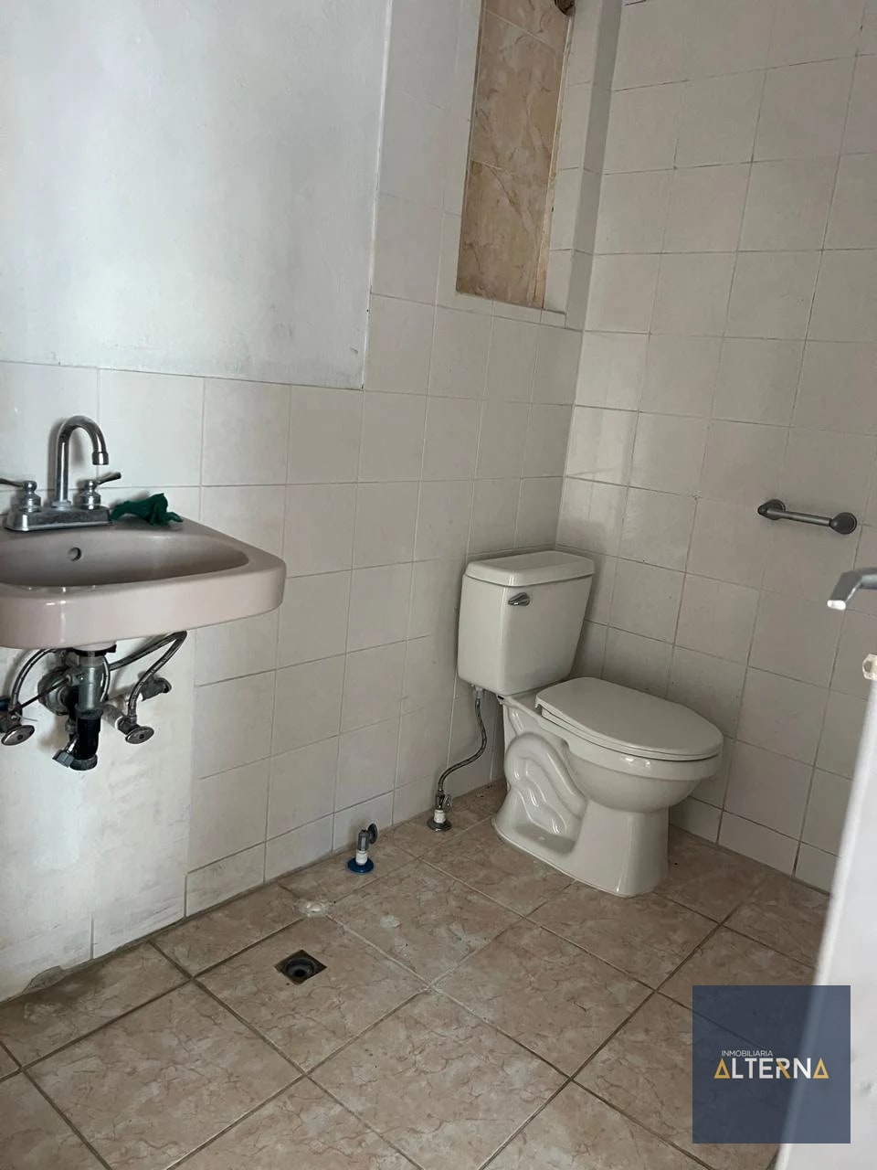 Casa en Renta en San Lucas — Casa en Alquiler en San Lucas Sacatepéquez, Sacatepéquez — foto 2 de 17