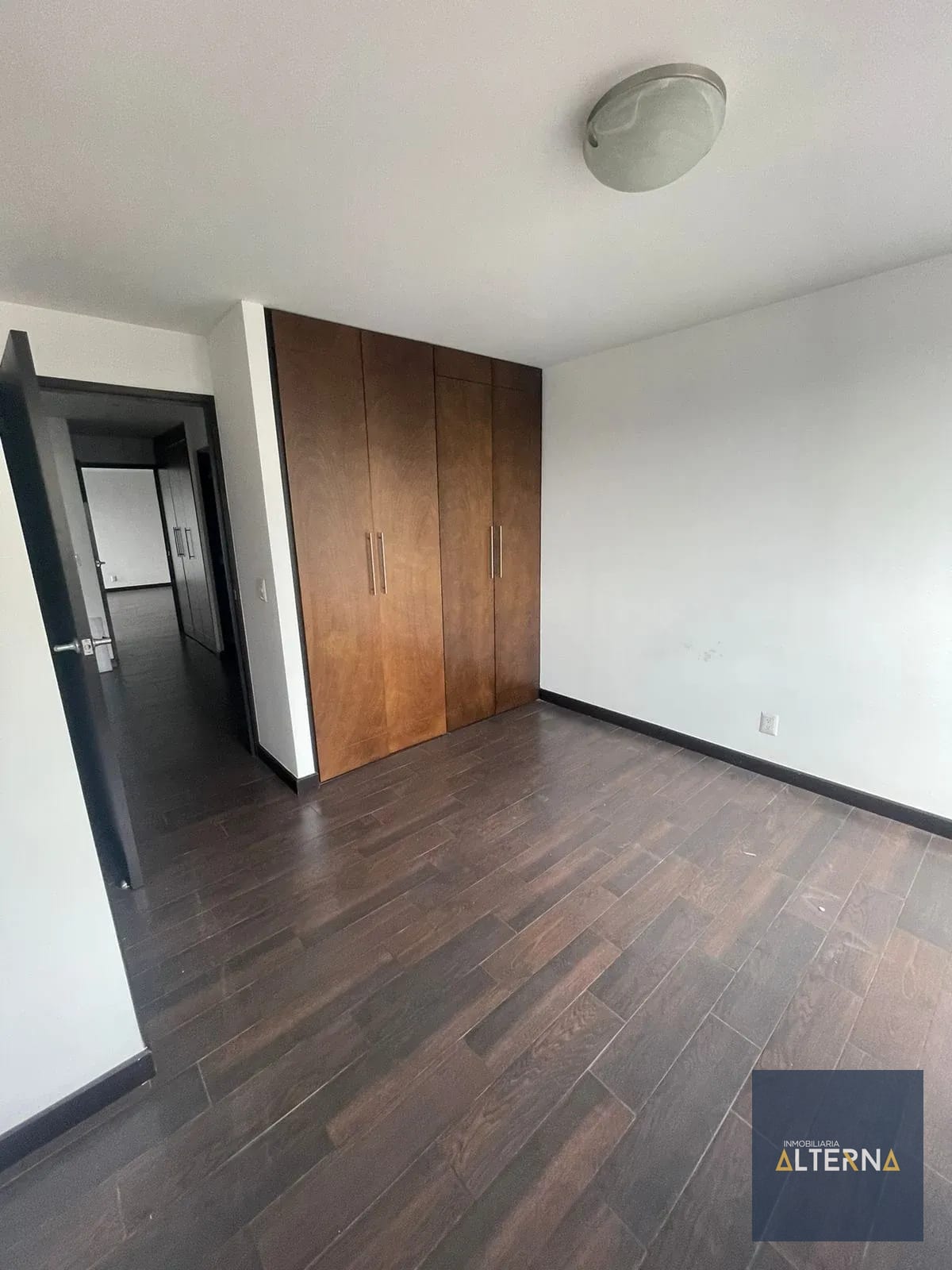 AMPLIO APARTAMENTO EN RENTA ZONA 14 — Apartamento en Alquiler en Zona 14, Guatemala, Ciudad — foto 7 de 11