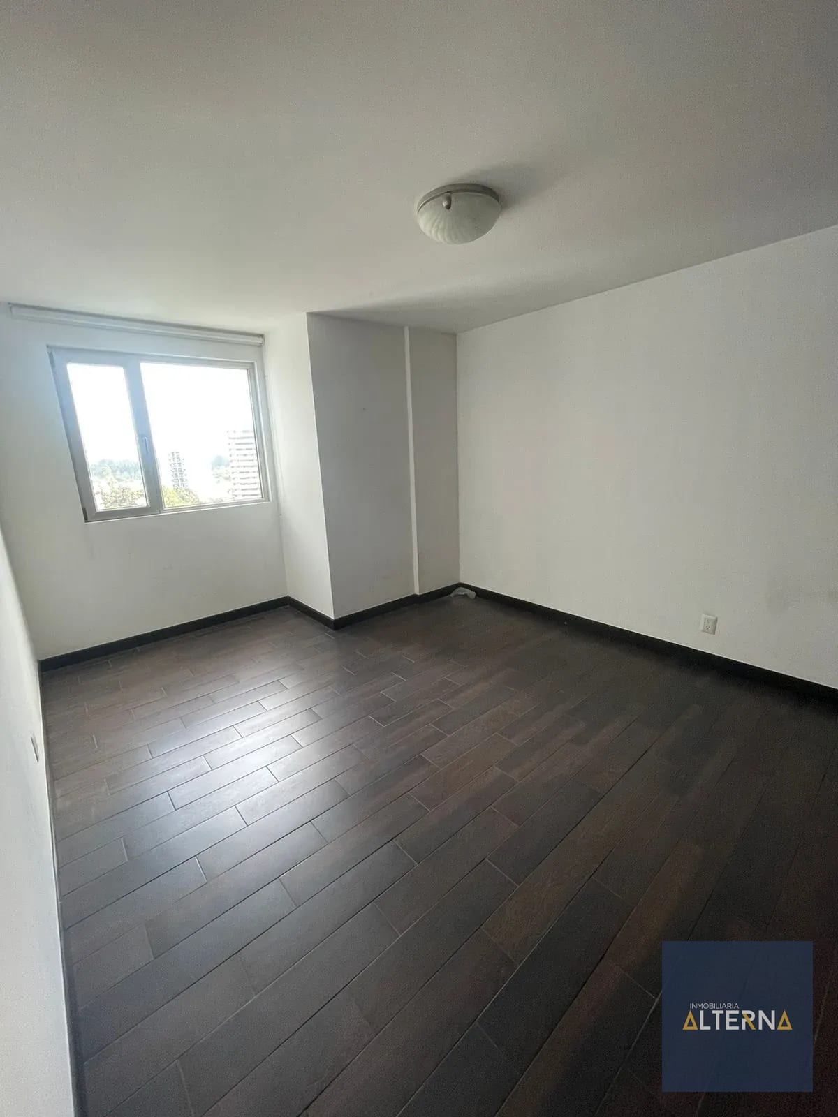 AMPLIO APARTAMENTO EN RENTA ZONA 14 — Apartamento en Alquiler en Zona 14, Guatemala, Ciudad — foto 9 de 11