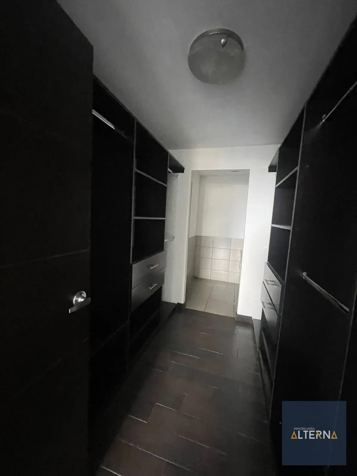 AMPLIO APARTAMENTO EN RENTA ZONA 14 — Apartamento en Alquiler en Zona 14, Guatemala, Ciudad — foto 1 de 7