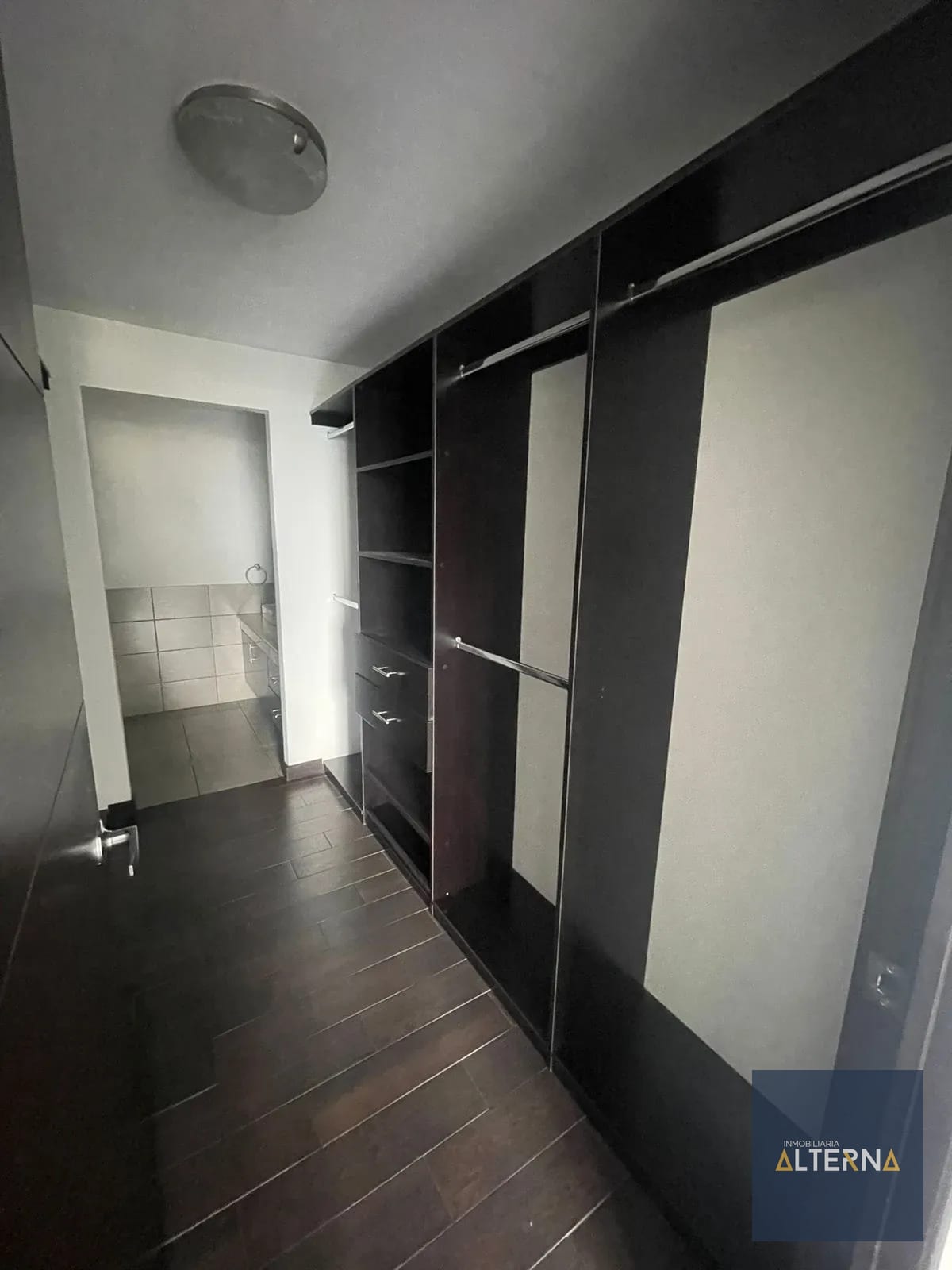 AMPLIO APARTAMENTO EN RENTA ZONA 14 — Apartamento en Alquiler en Zona 14, Guatemala, Ciudad — foto 3 de 7