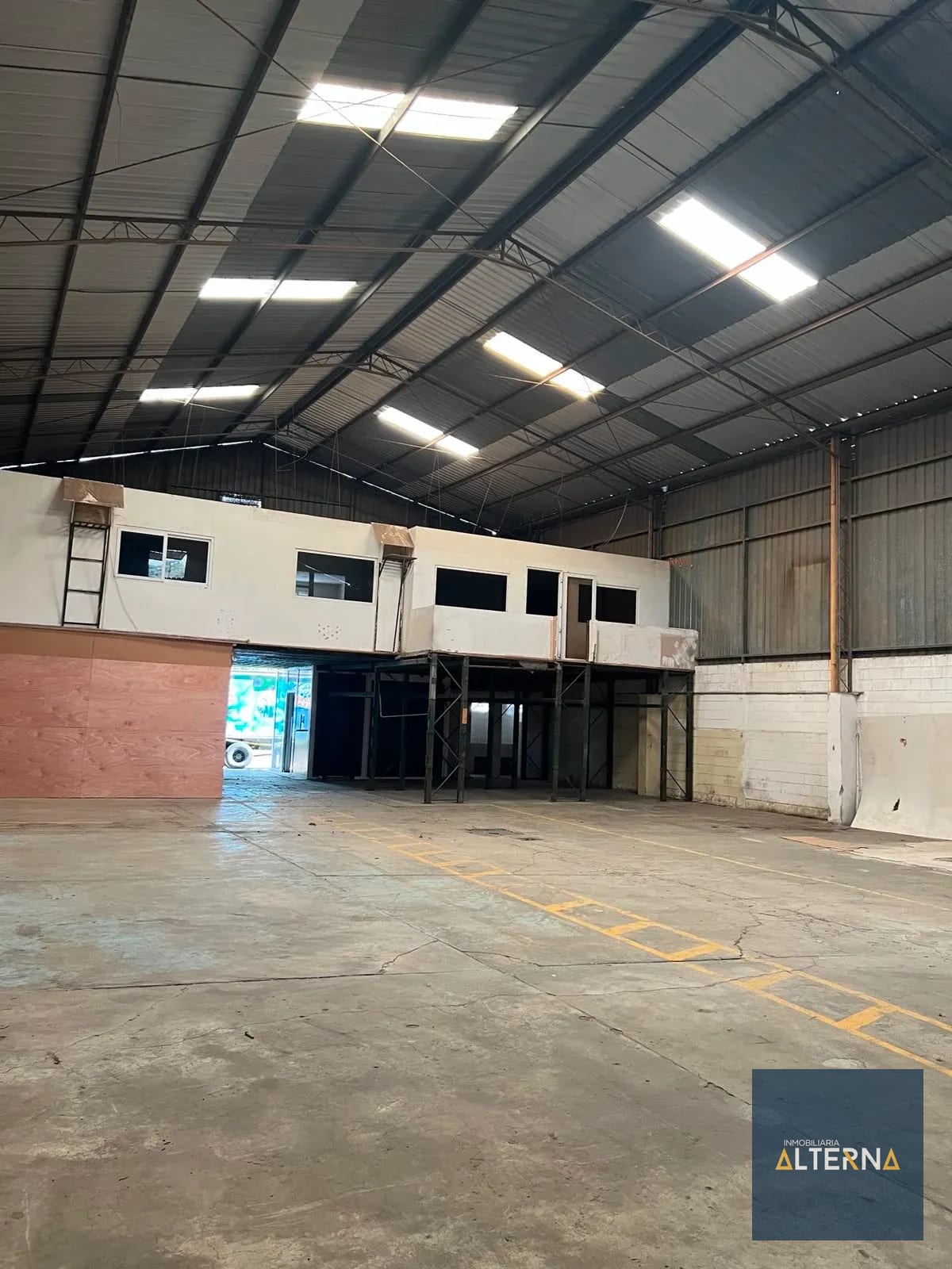 Bodega en Renta Lo de Coy Mixco — Bodega / Ofibodega en Alquiler en Zona 1 Mixco, Guatemala, Ciudad — foto 1 de 11