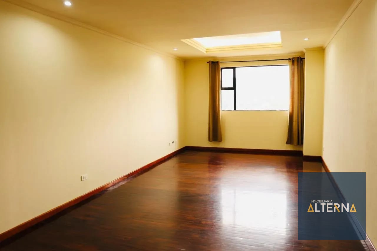 Apartamento en Renta Zona 10 — Apartamento en Alquiler en Zona 10, Guatemala, Ciudad — foto 4 de 15