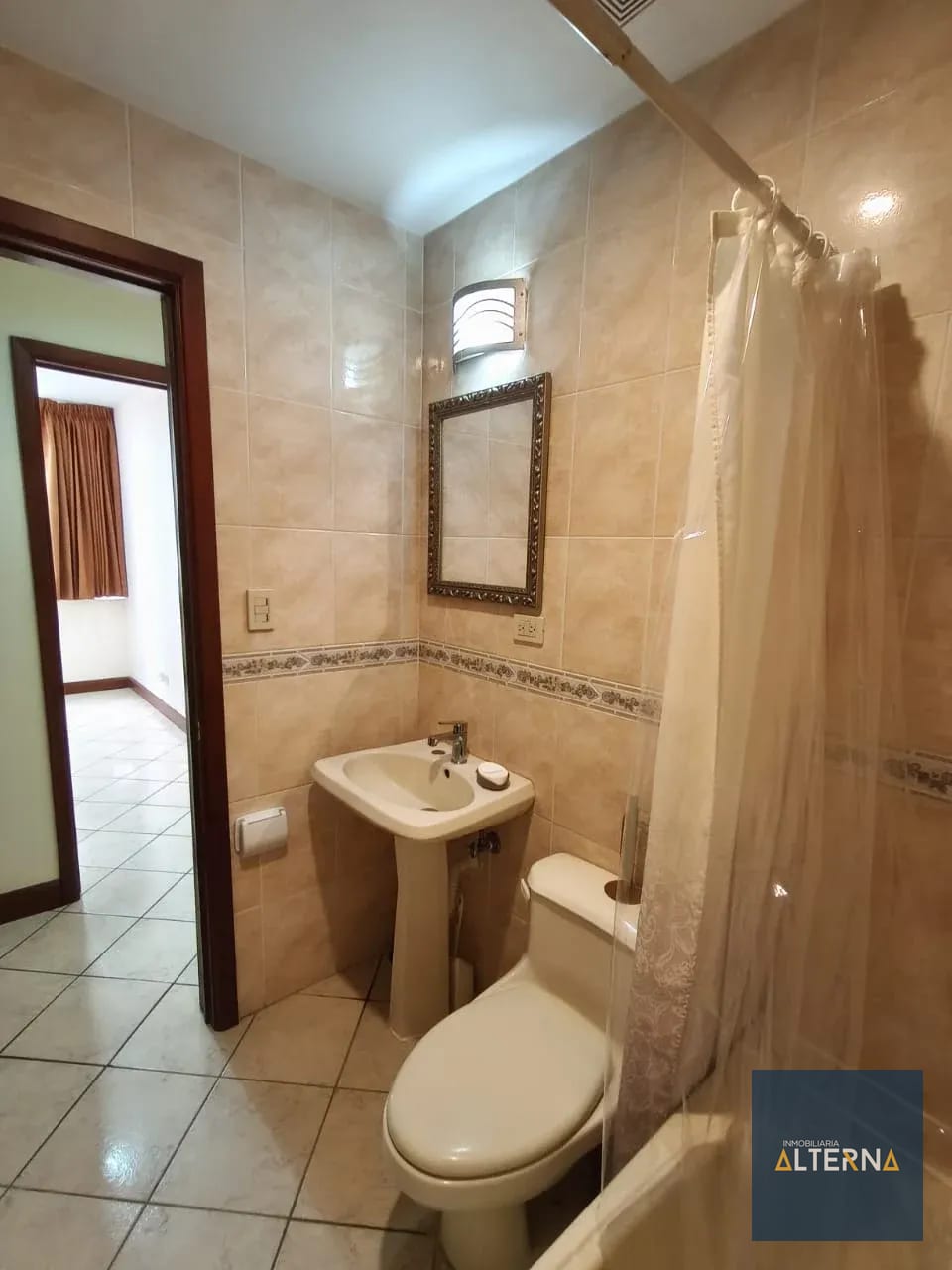 Apartamento Amueblado Renta Zona 10 — Apartamento en Venta en Zona 10, Guatemala, Ciudad — foto 2 de 8