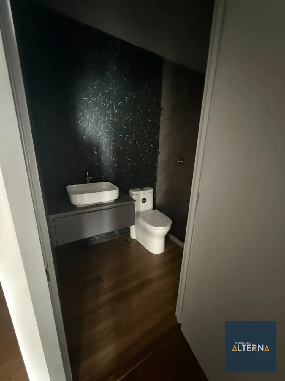 Apartamento en renta en el mejor sector de zona 10 EDIFICIO ATARAH — Apartamento en Alquiler en Zona 10, Guatemala, Ciudad — foto 2 de 14