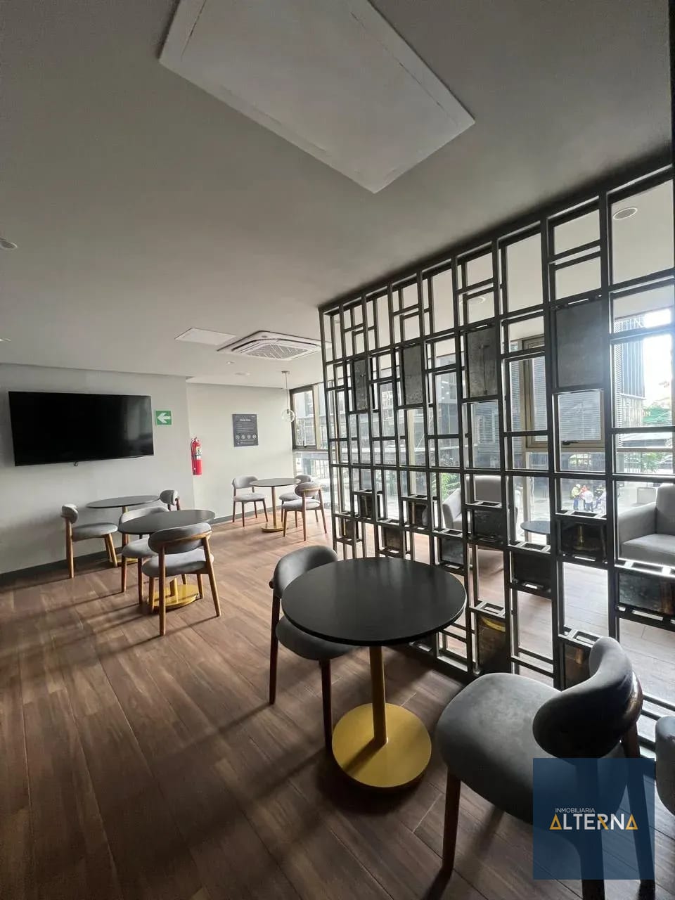 Apartamento en renta en el mejor sector de zona 10 EDIFICIO ATARAH — Apartamento en Alquiler en Zona 10, Guatemala, Ciudad — foto 11 de 13
