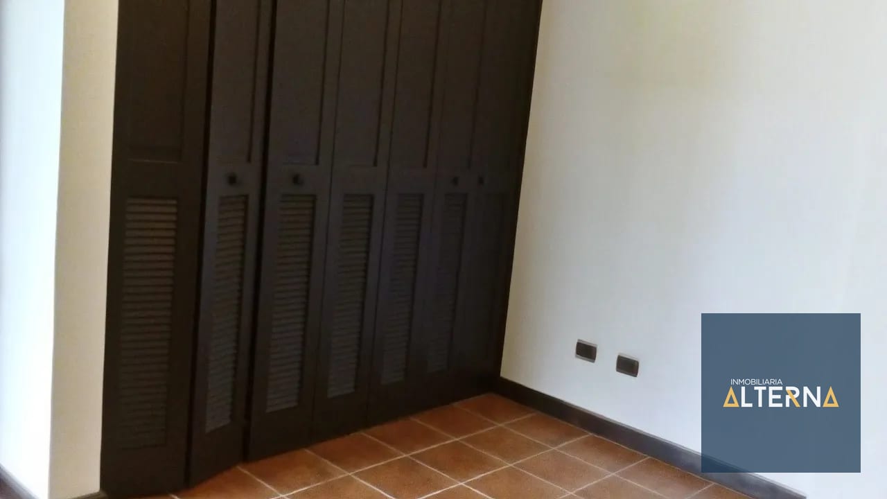 Apartamento de Primer Nivel con Jardin en Renta Zona 16 Kanajuyu a 5 M — Apartamento en Alquiler en Zona 16, Guatemala, Ciudad — foto 11 de 16