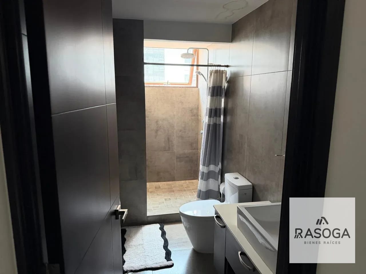 APARTAMENTO FULL AMOBLADO EN URBANA, EN ZONA 10 — Apartamento en Alquiler en Urbana, Zona 10, Guatemala, Ciudad — foto 5 de 5