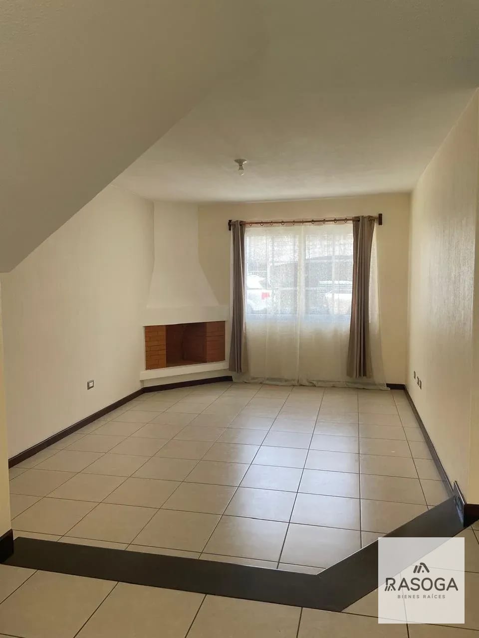 VENDO BELLA CASA ENTRADA OLMECA DE OPORTUNIDAD G A N G A MUDATE YA!! POR TRASLADO — Casa en Venta en km 16-20, Carretera a El Salvador, Guatemala, Ciudad — foto 3 de 9