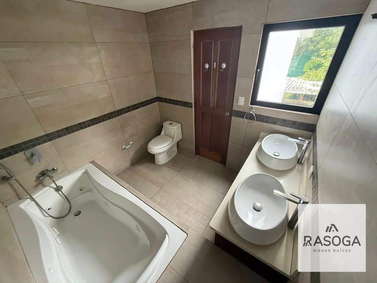Vendo Preciosa Casa en KM 12 CAES, Sin Gradas en Primer Nivel — Casa en Venta en La Encantada, Carretera a El Salvador, Guatemala, Ciudad — foto 10 de 10