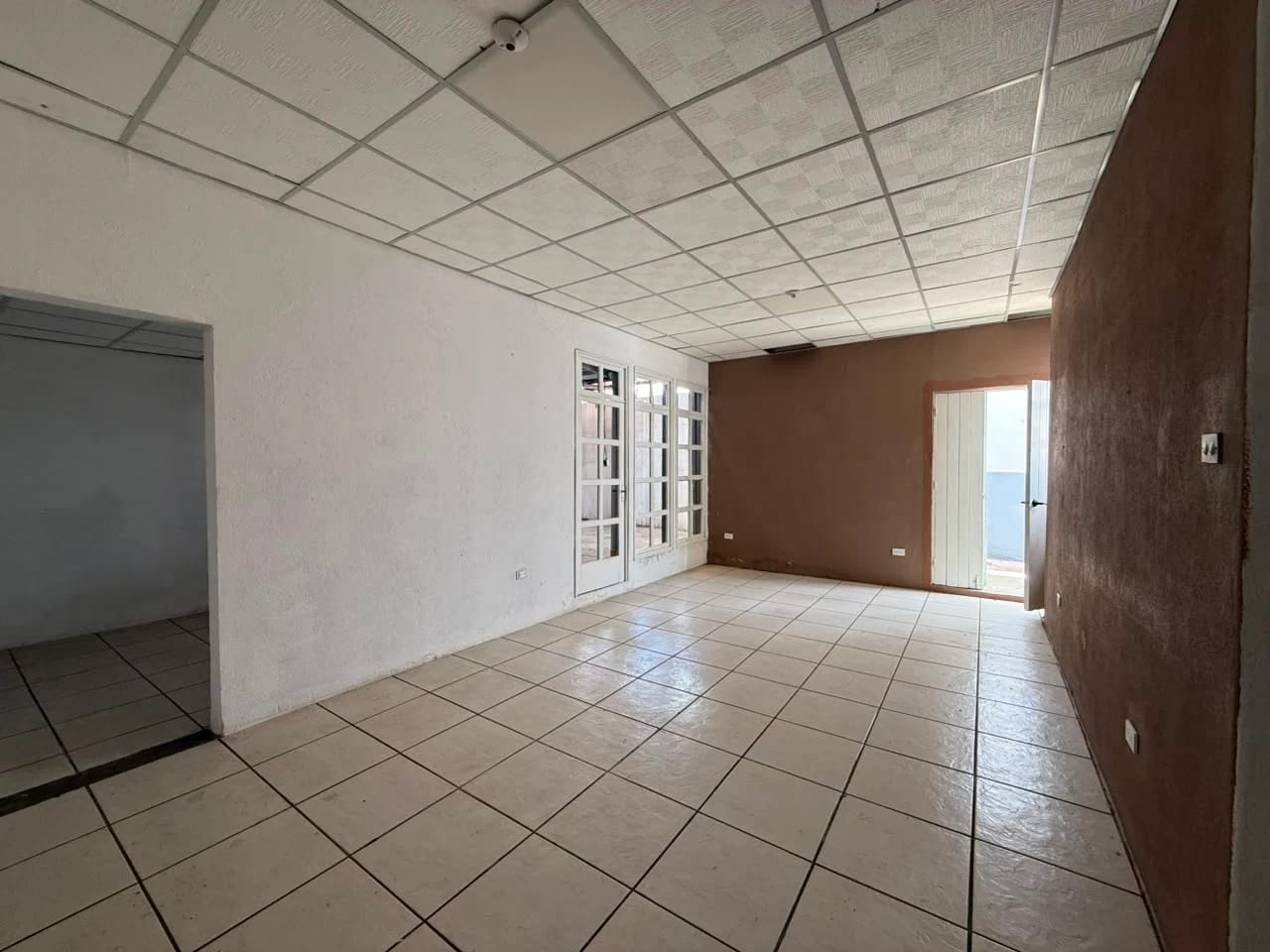 Casa Comercial en Renta | Colonia Alcázar, Zona 10 — Casa en Alquiler en Alcázar, Zona 10, Guatemala, Ciudad — foto 9 de 13