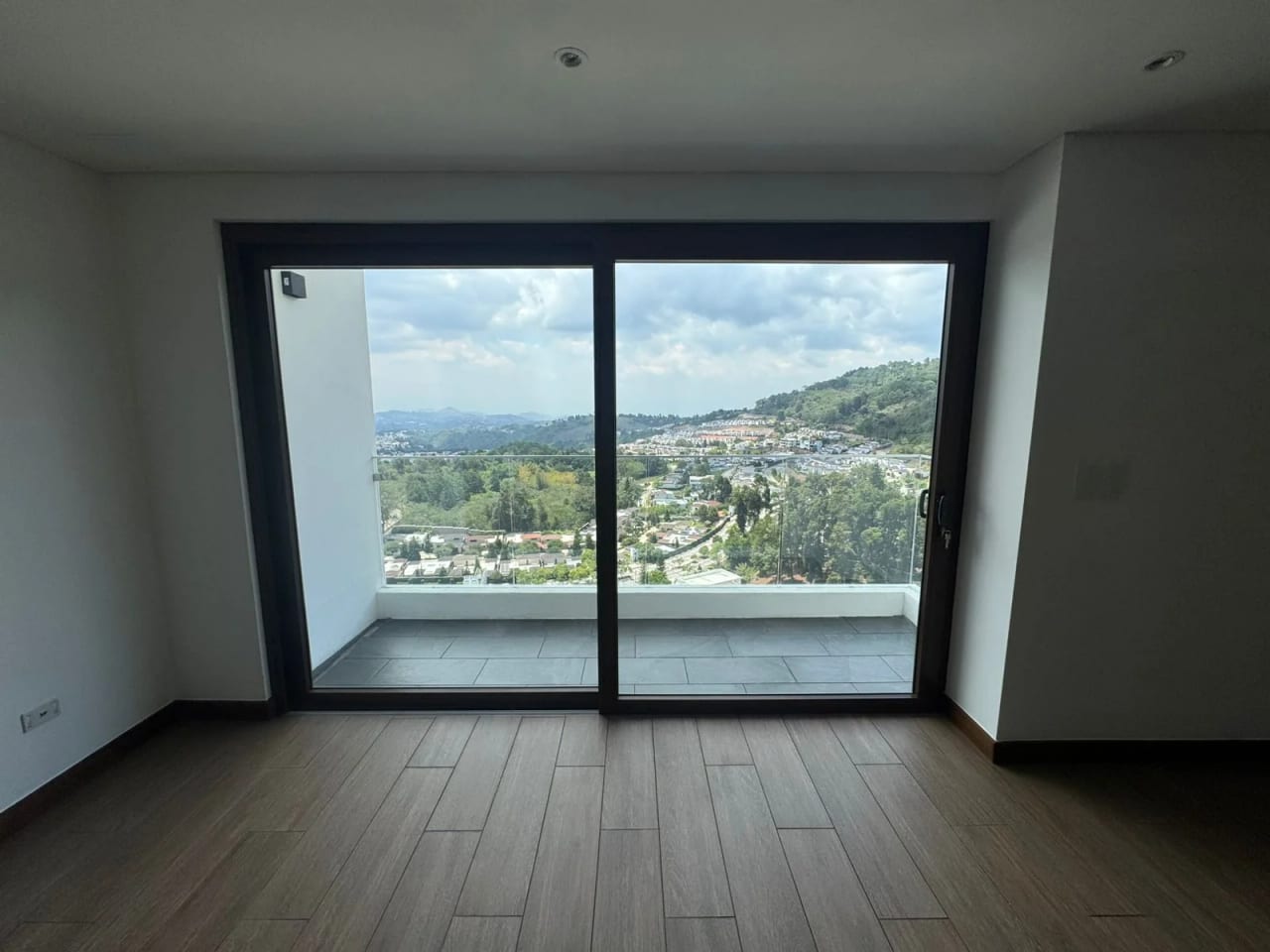 Renta Apartamento NARU, Zona 16 — Apartamento en Alquiler en Zona 16, Guatemala, Ciudad — foto 3 de 17