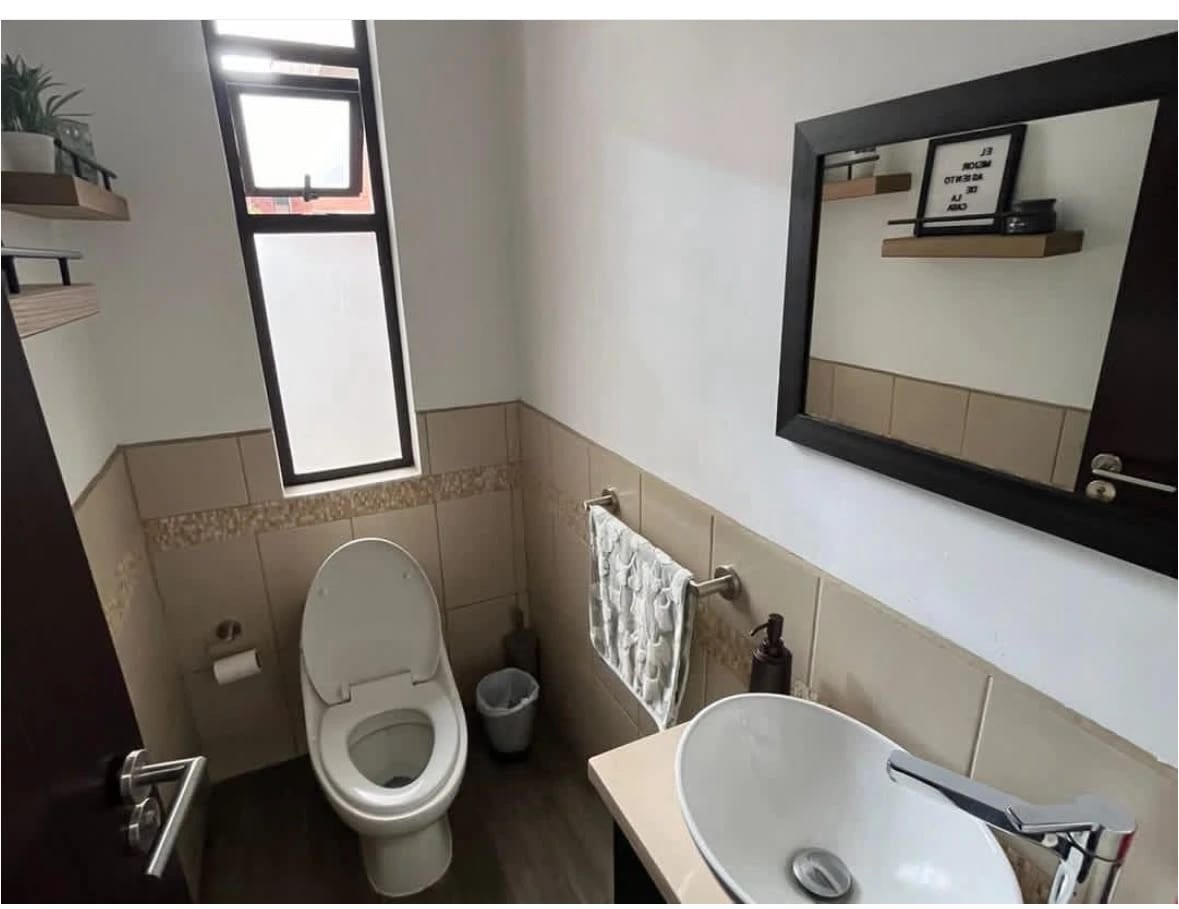 Linda casa en renta en zona 16 Condominio Montefiore, Hacienda Real — Casa en Venta en Zona 16, Guatemala, Ciudad — foto 3 de 6