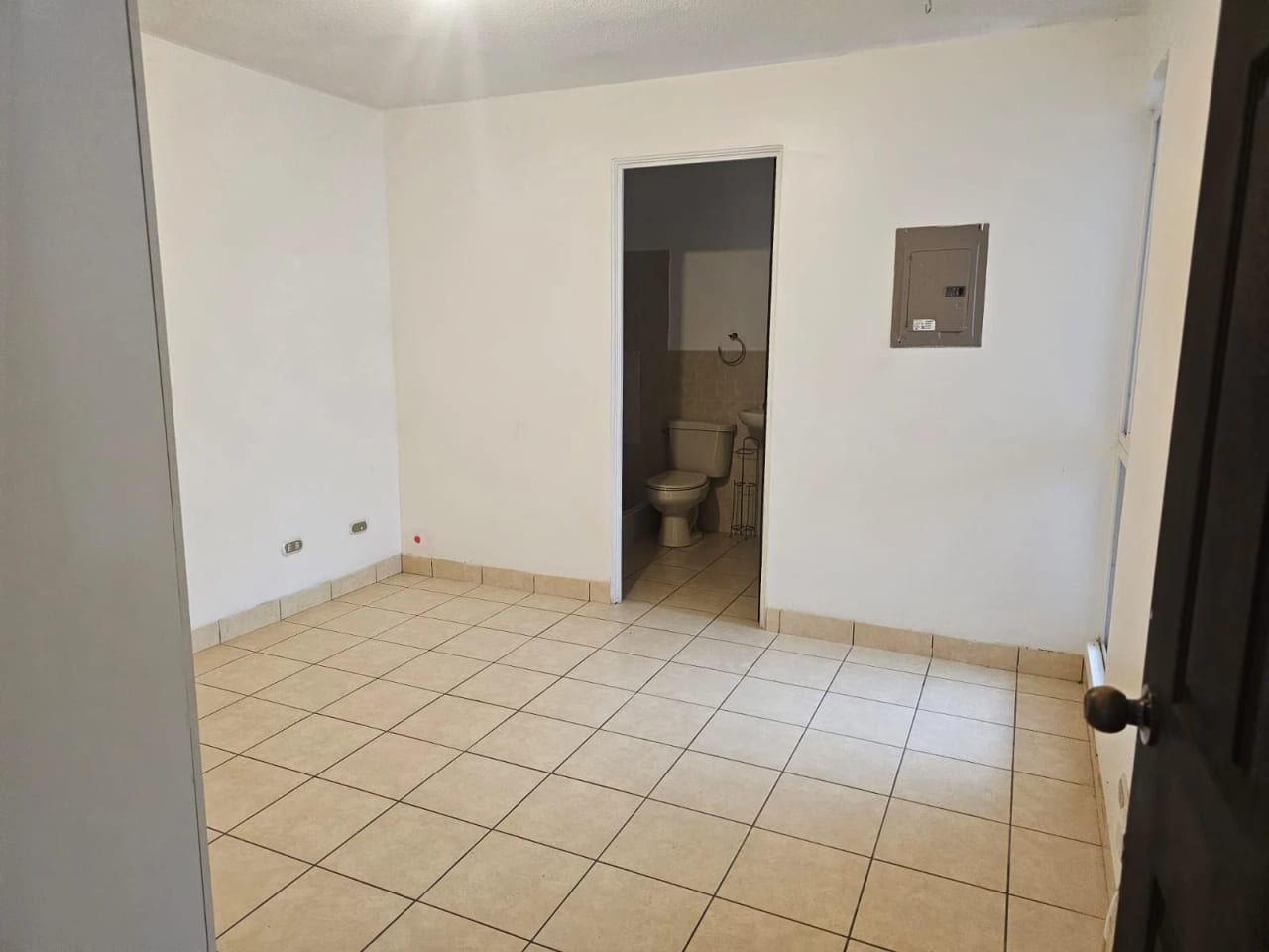 Casa en Renta, Zona 16, Portal de San Isidro II — Casa en Alquiler en Zona 16, Guatemala, Ciudad — foto 9 de 14