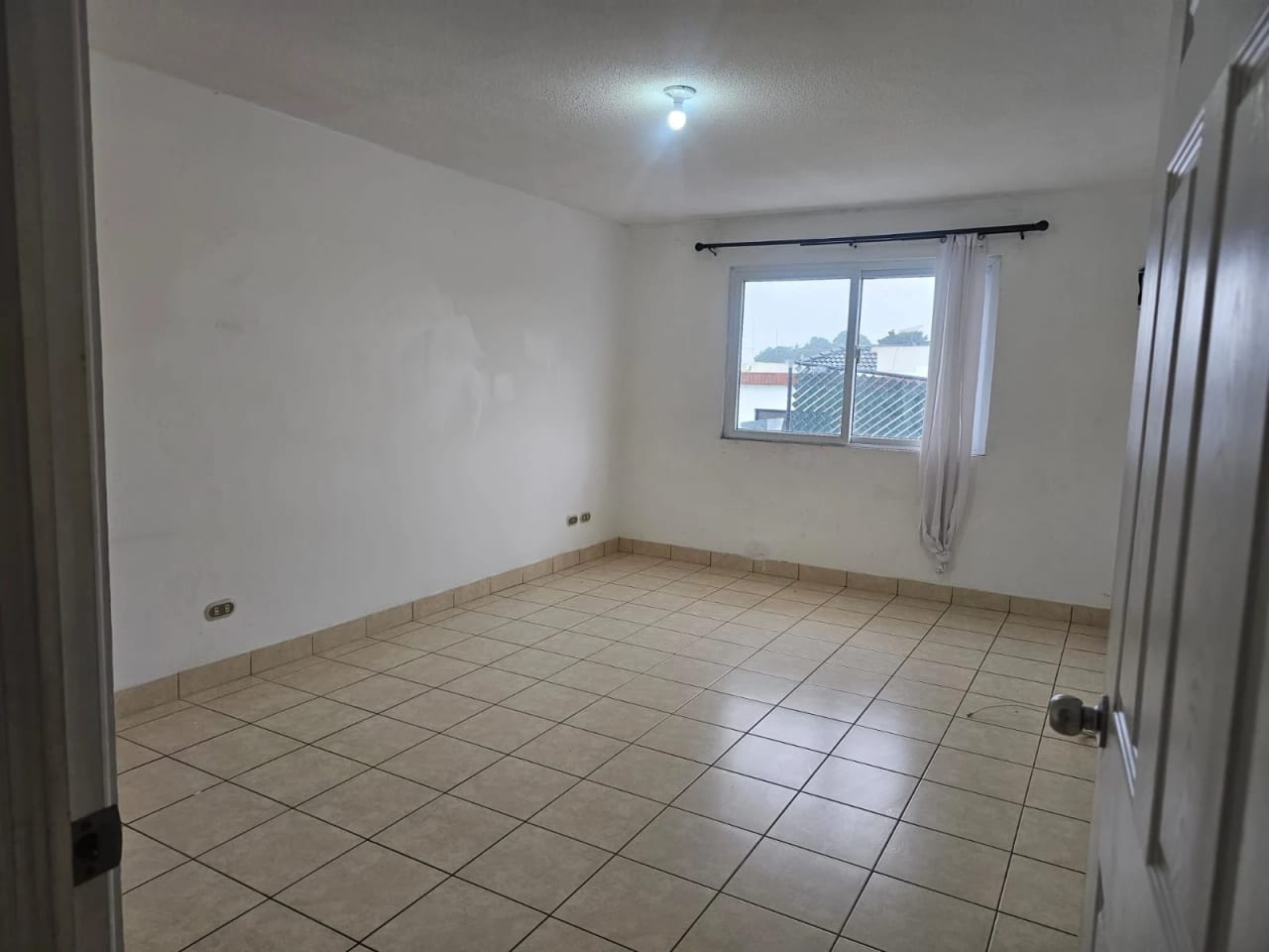 Casa en Renta, Zona 16, Portal de San Isidro II — Casa en Alquiler en Zona 16, Guatemala, Ciudad — foto 10 de 14