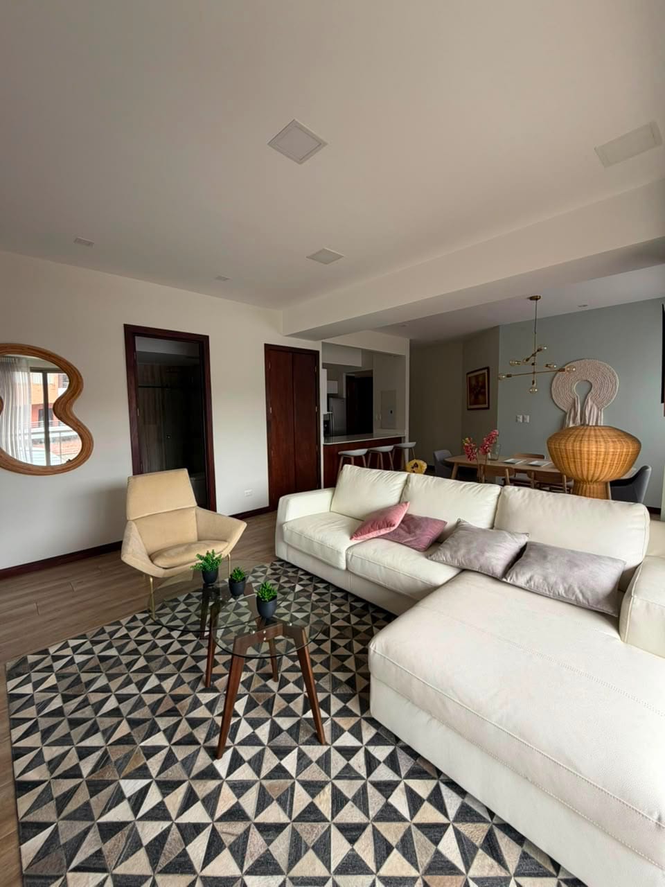 Apartamento amueblado en renta — Apartamento en Alquiler en Zona 15, Guatemala, Ciudad — foto 1 de 4