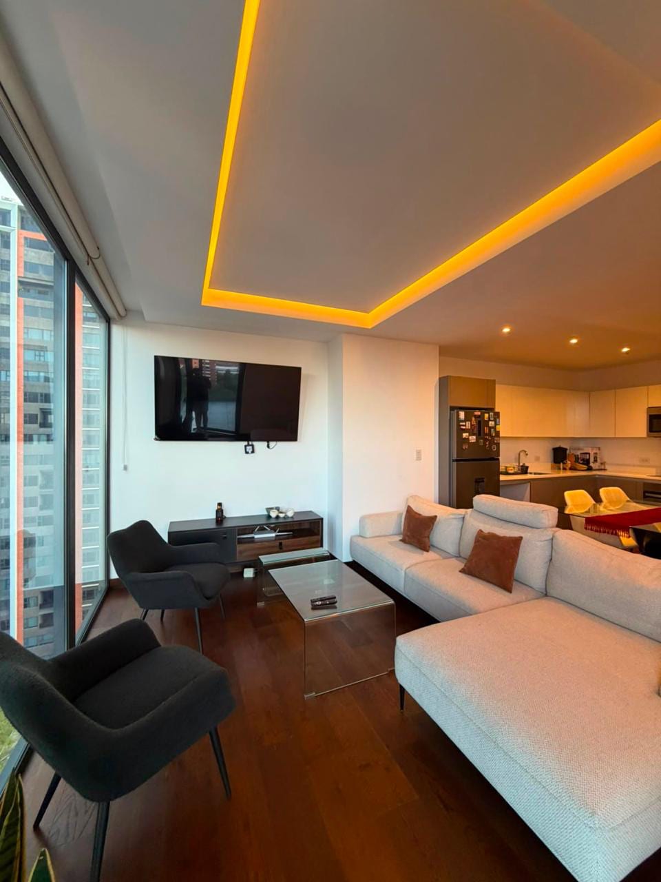 Hermoso apartamento amueblado de 1 habitación — Apartamento en Alquiler en Zona 10, Guatemala, Ciudad — foto 1 de 5