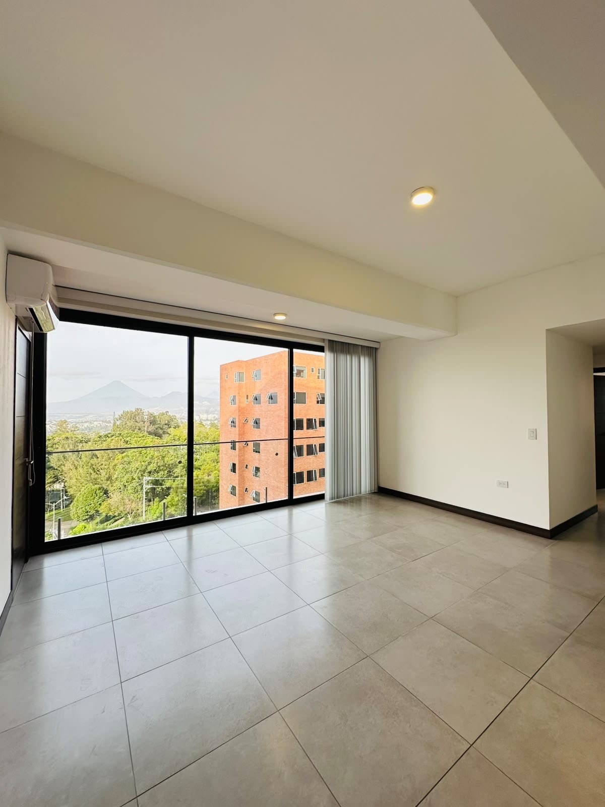 Apartamento en renta Zona 13 — Apartamento en Alquiler en Elemento Plaza Berlín, Zona 13, Guatemala, Ciudad — foto 1 de 7
