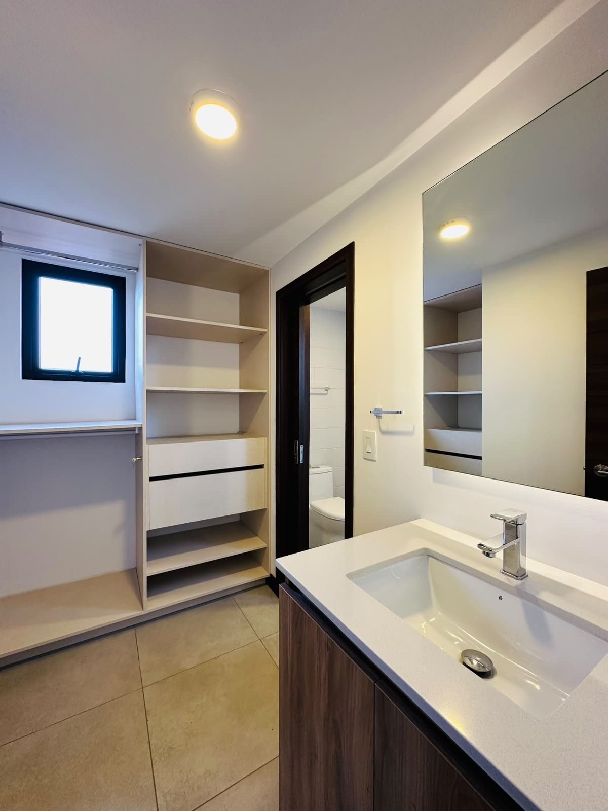 Apartamento en renta Zona 13 — Apartamento en Alquiler en Elemento Plaza Berlín, Zona 13, Guatemala, Ciudad — foto 4 de 7