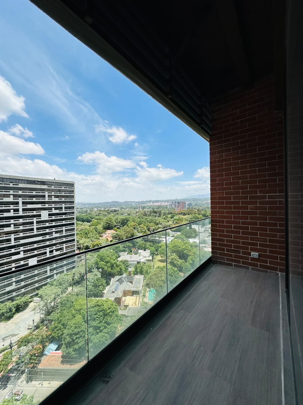 Apartamento en venta zona 10 — Apartamento en Venta en Zona 10, Guatemala, Ciudad — foto 3 de 7