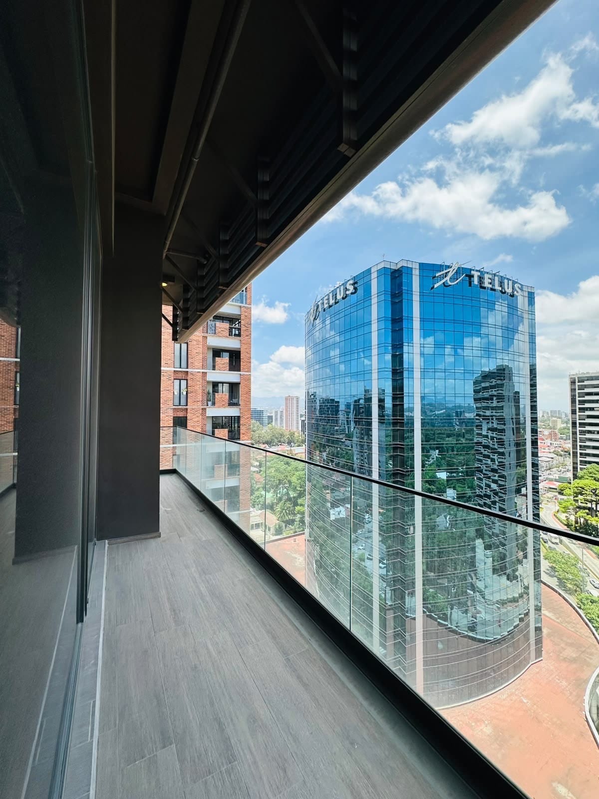 Apartamento en venta zona 10 — Apartamento en Venta en Zona 10, Guatemala, Ciudad — foto 2 de 7