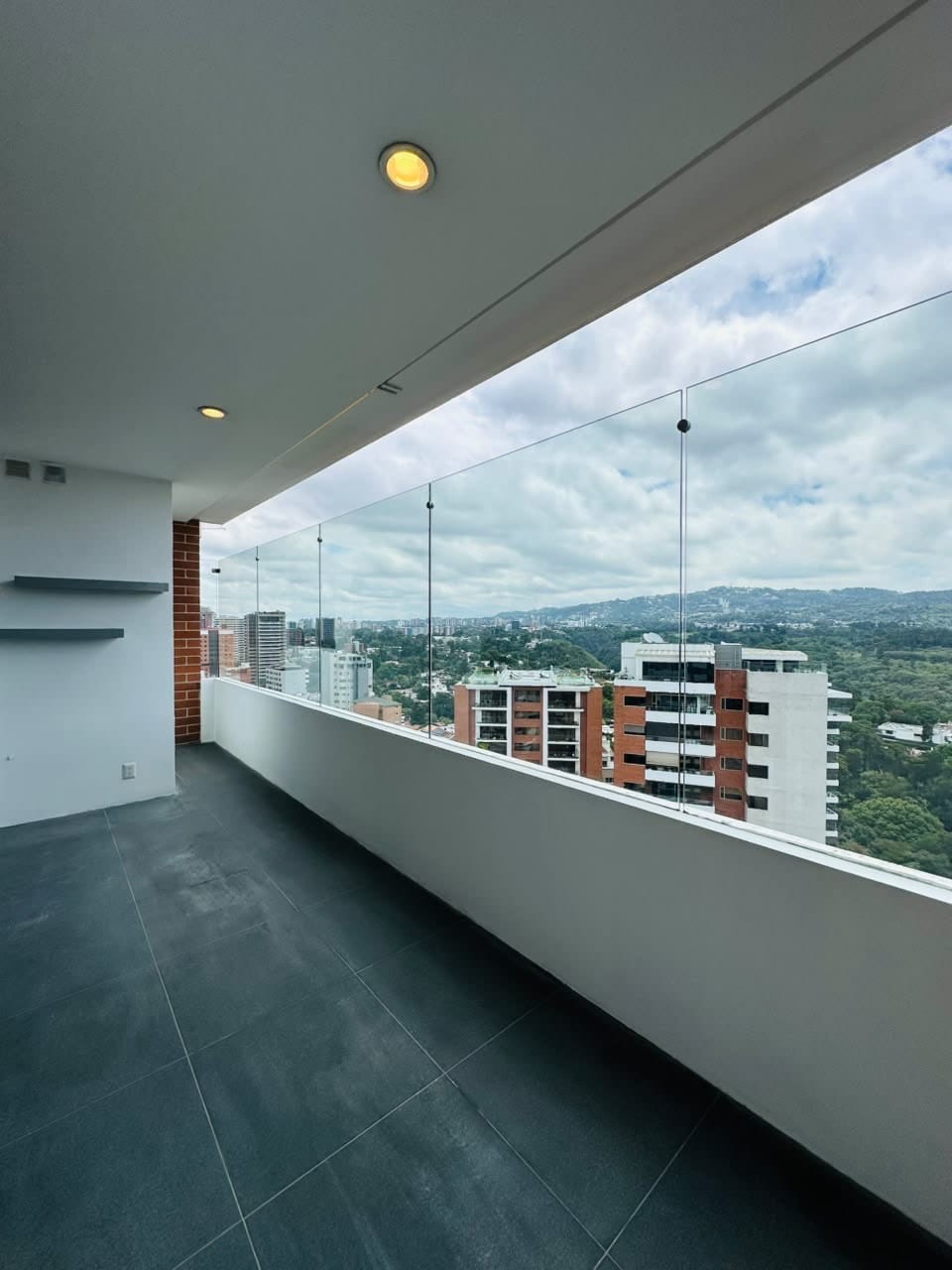 Hermoso apartamento en renta zona 14 — Apartamento en Alquiler en Lantana, Zona 14, Guatemala, Ciudad — foto 3 de 7