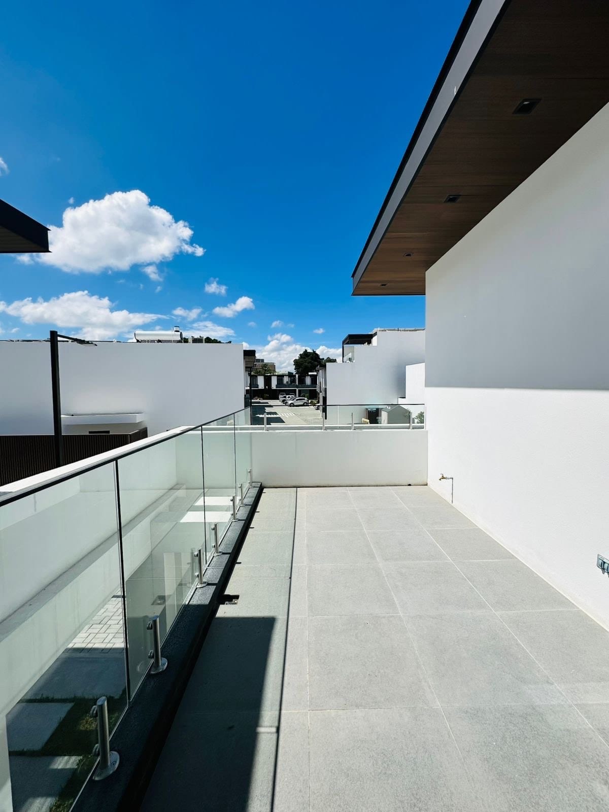 Casa en renta zona 10 — Casa en Alquiler en Zona 10, Guatemala, Ciudad — foto 2 de 9