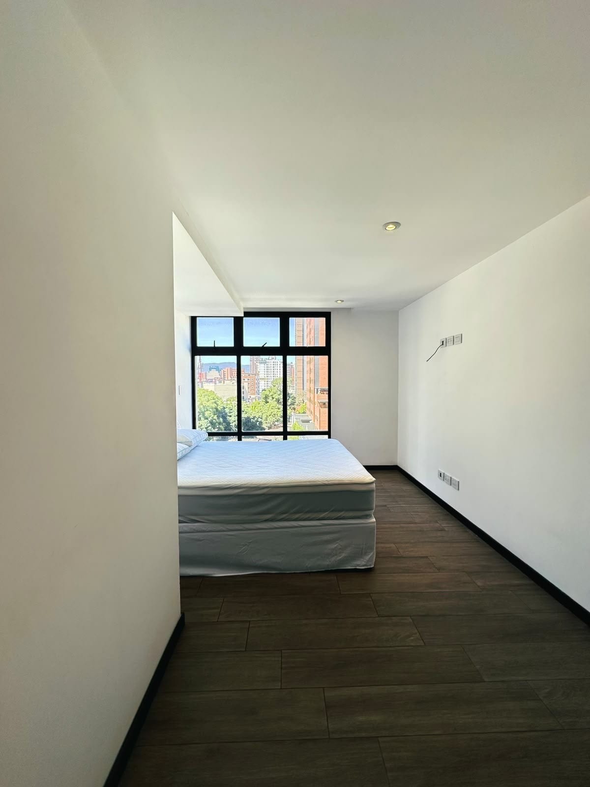 Hermoso apartamento en renta zona 10 — Apartamento en Alquiler en Zona 10, Guatemala, Ciudad — foto 6 de 7