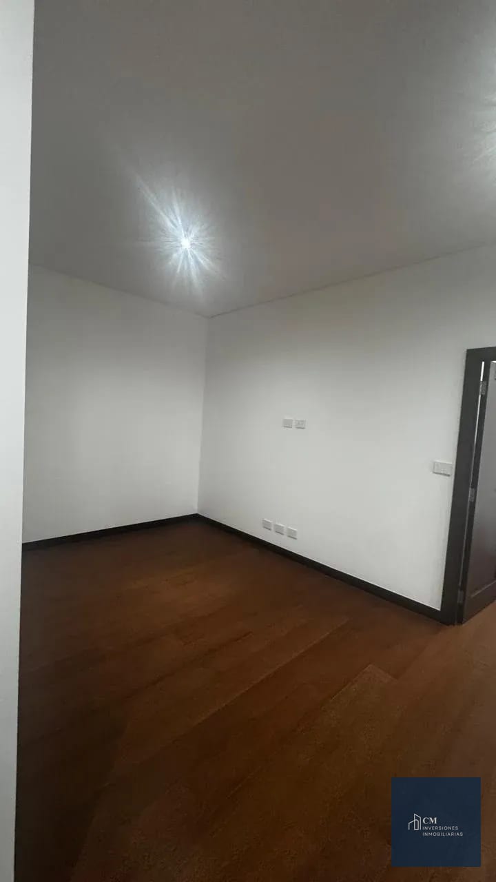 Dormitorio principal — Apartamento nuevo en renta en Nogales de Cayalá, zona 16 — Apartamento en Alquiler en Nogales de Cayalá, Zona 16, Guatemala, Ciudad — foto 5 de 17