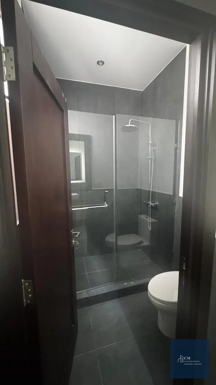 Baño — Apartamento nuevo en renta en Nogales de Cayalá, zona 16 — Apartamento en Alquiler en Nogales de Cayalá, Zona 16, Guatemala, Ciudad — foto 8 de 17